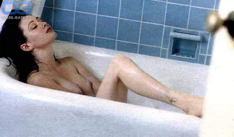 Shannen Doherty Nude