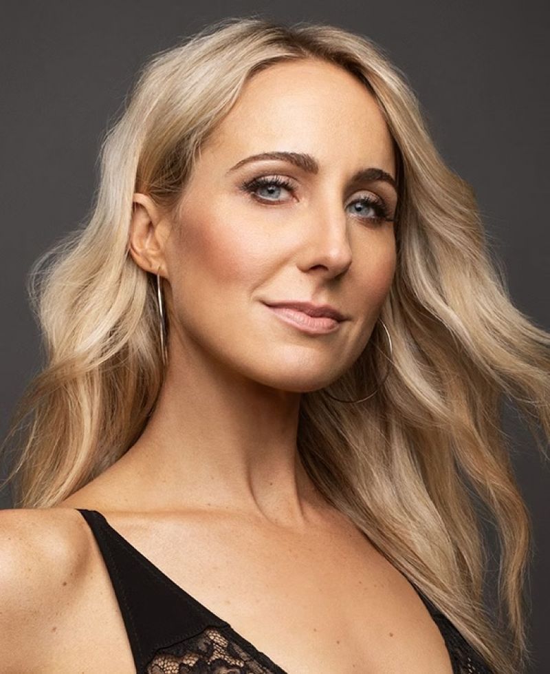Nikki Glaser Nude and Sexy Photo and Video Collection - Fappenist